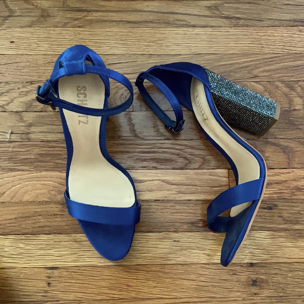 NWOT Schutz Yaro navy satin and sparkle block heel